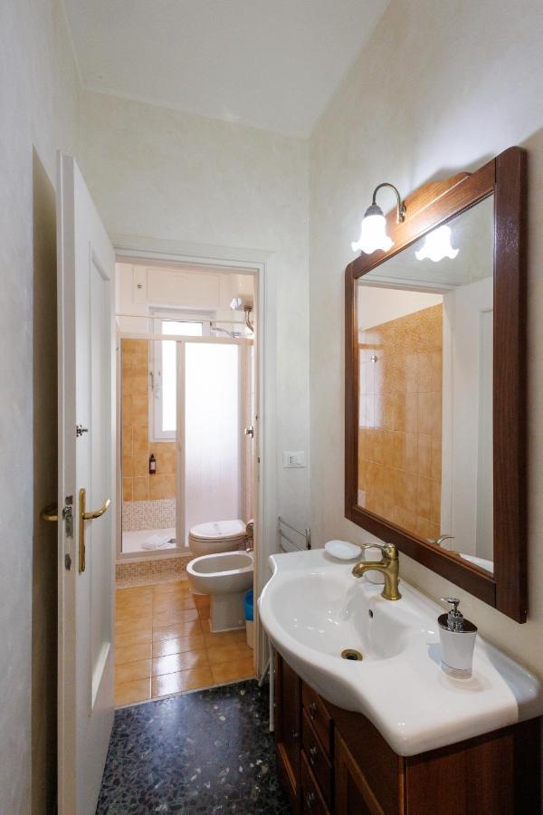 Casa Vittoria Di San Martino Affittacamere Генуя Экстерьер фото